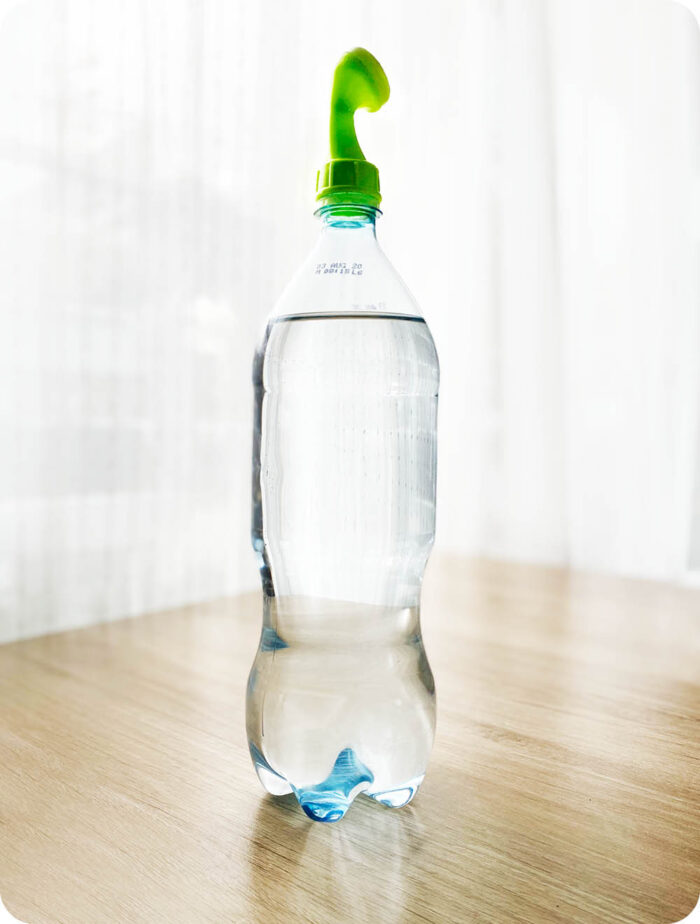 Bottle top sprinkler